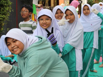 Lomba HUT RI-17