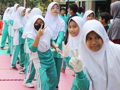 Lomba HUT RI-16