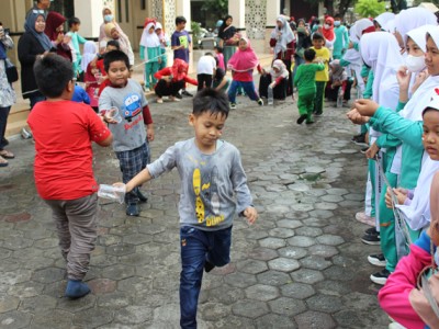 Lomba HUT RI-09
