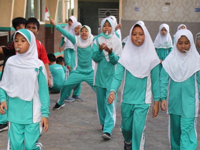 Lomba HUT RI-07